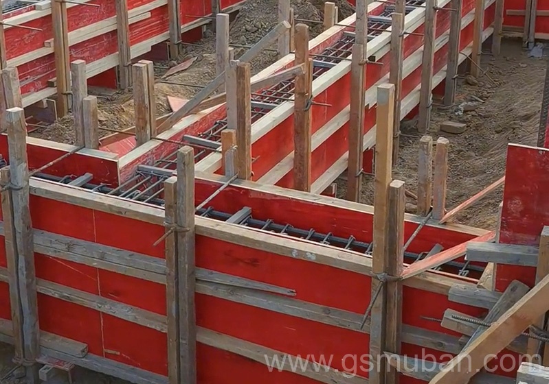 紅模板廠有哪些?各類建筑紅模板材質(zhì)比較